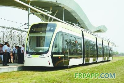 備受關(guān)注的麒麟現(xiàn)代有軌電車上線試跑 備受關(guān)注的麒麟現(xiàn)代有軌電車上線試跑