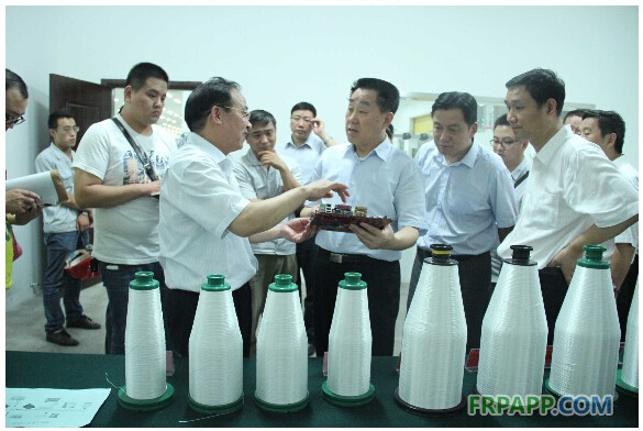河南省委常委、政法委書記劉滿倉蒞臨林州光遠新材料視察工作-復(fù)合材料應(yīng)用網(wǎng)FRPAPP.COM